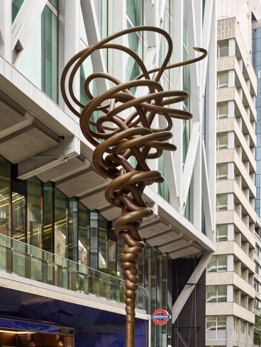 Conrad Shawcross, Manifold (Major Third) 5:4, 2023. Liverpool Street station (Elizabeth line). Commissioned as part of The Crossrail Art Programme, 2018. © Conrad Shawcross. Courtesy of the artist and Victoria Miro. Photo: GG Archard, 2023
